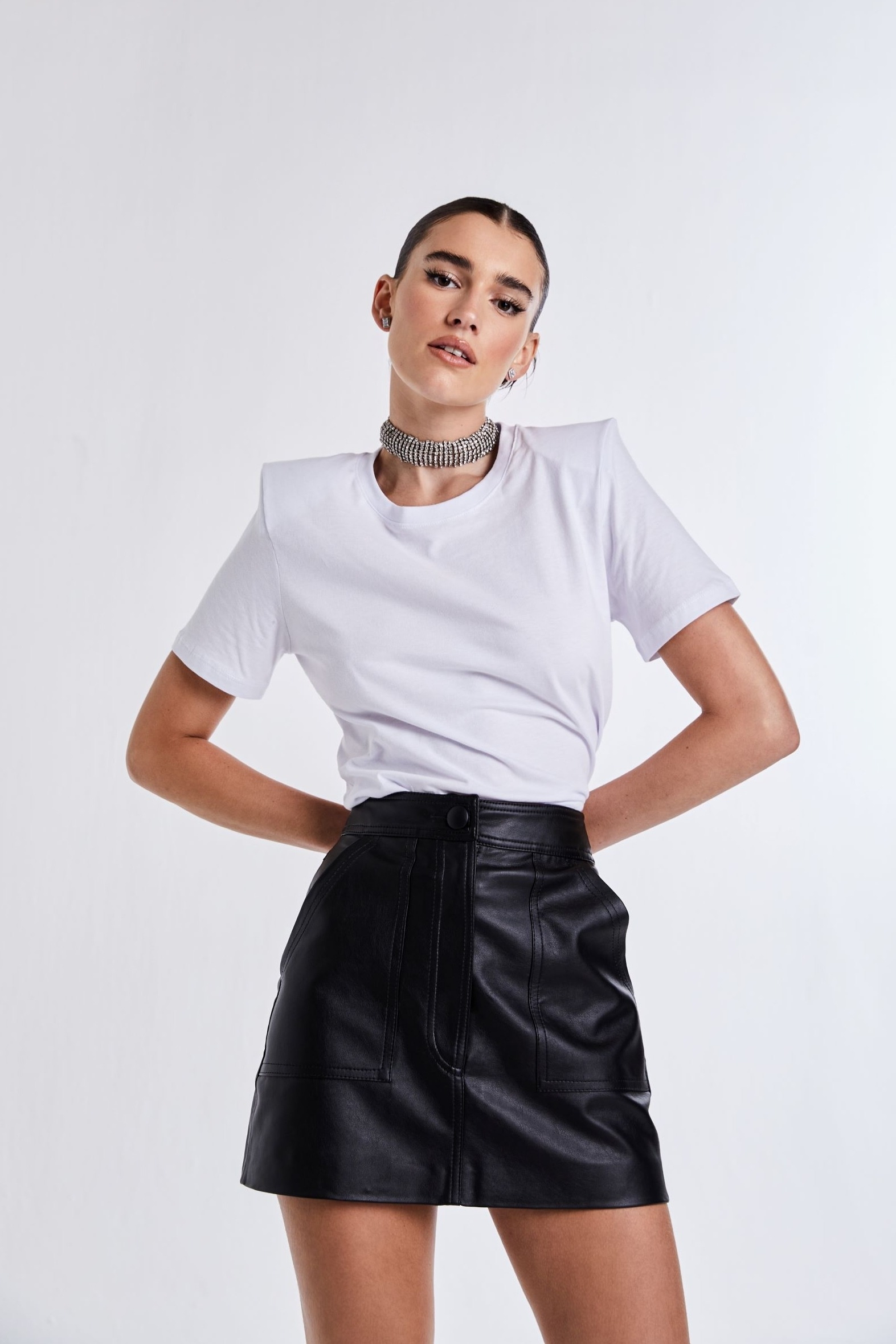 T-shirt com Ombreiras - Branca