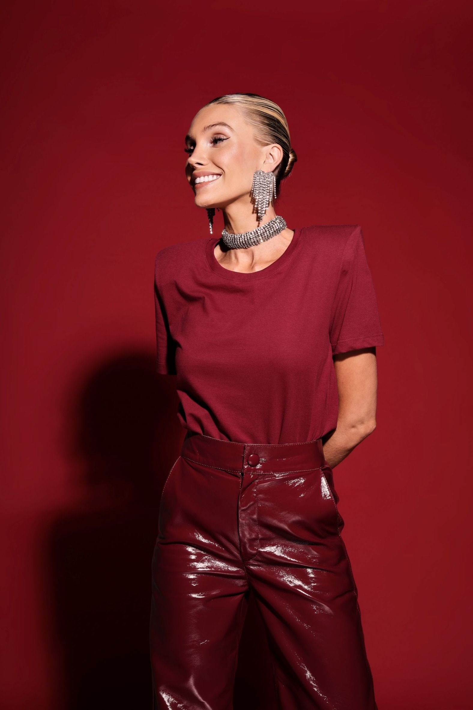 T-shirt com Ombreiras - Vinho