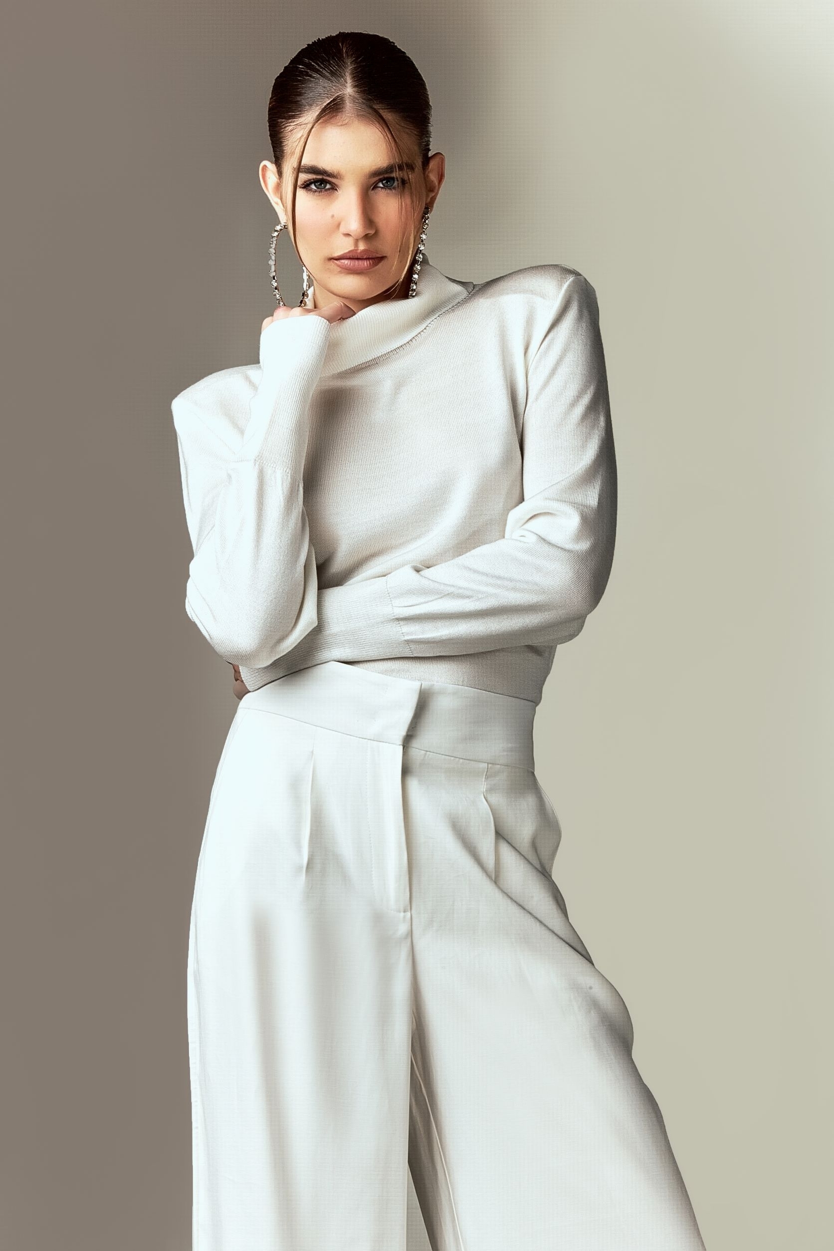 Blusa em Tricot com Ombreiras - Off White